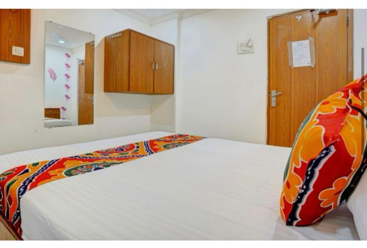 Hotel Super Mumbai Exterior photo